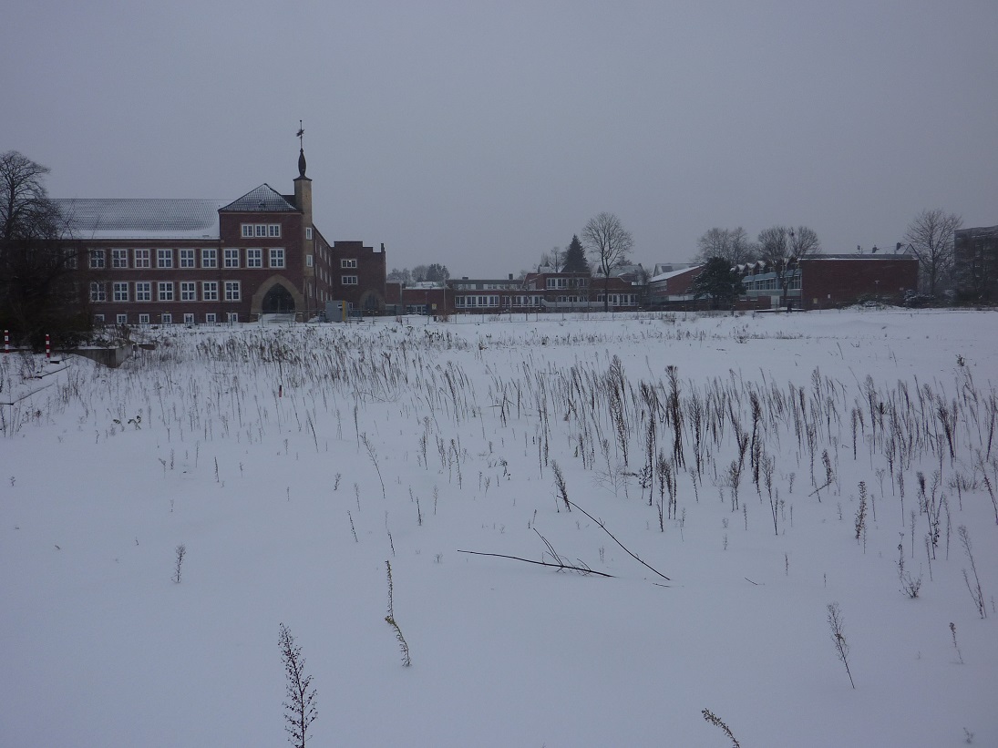 Gymnasium im Schnee